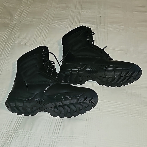 Men's Wideway Black Boots - Picture 7 of 7